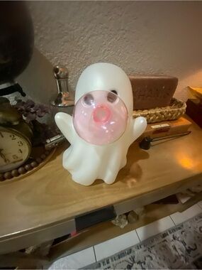 VIRAL.  HTF White Ghost blowing Pink Bubble